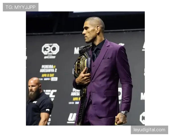 UFC 300称重仪式全员通过，佩雷拉与安卡拉耶夫对视火药味十足